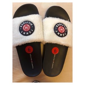 Tommy Hilfiger Sherpa slides